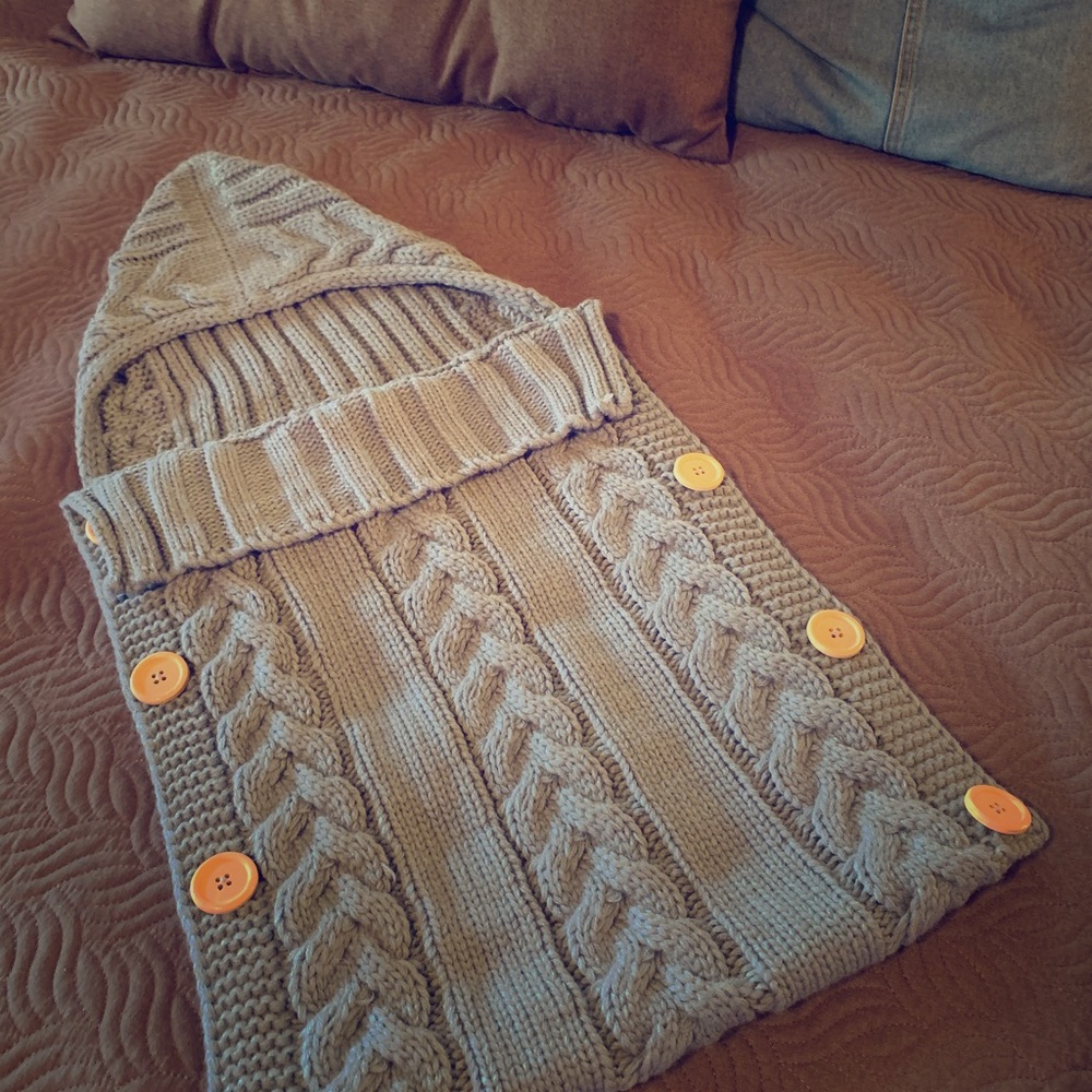 NWOT Knitted Baby Wrap Swaddle Blanket w/ Buttons